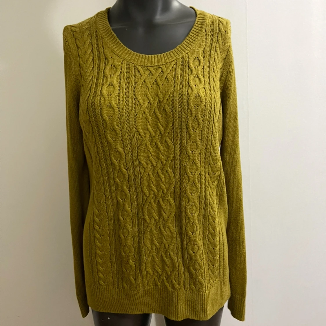 Olivgrön stickad tröja från Lindex - 1