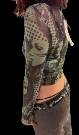 Mesh tröja - Sjukt snygg grön mesh tröja!! Aldrig använd så superbra skick. 