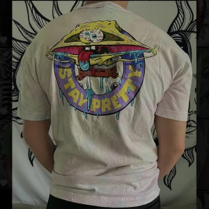 Spongebob t-shirt - Kul svampbob t-shirt, sparsamt använd. Loose fit💞 Köparen står för frakten! 