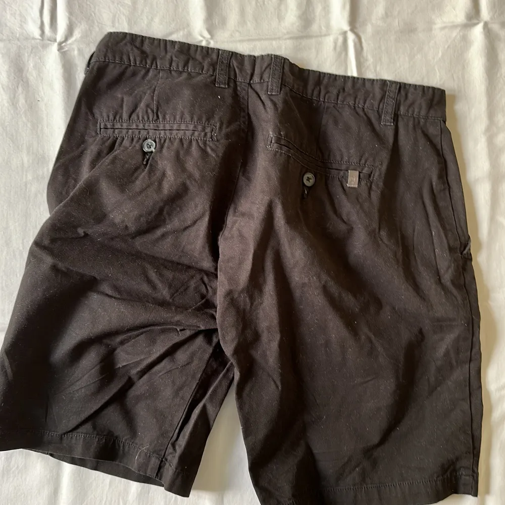 Svarta chino shorts knappt använda från lager 157. Shorts.