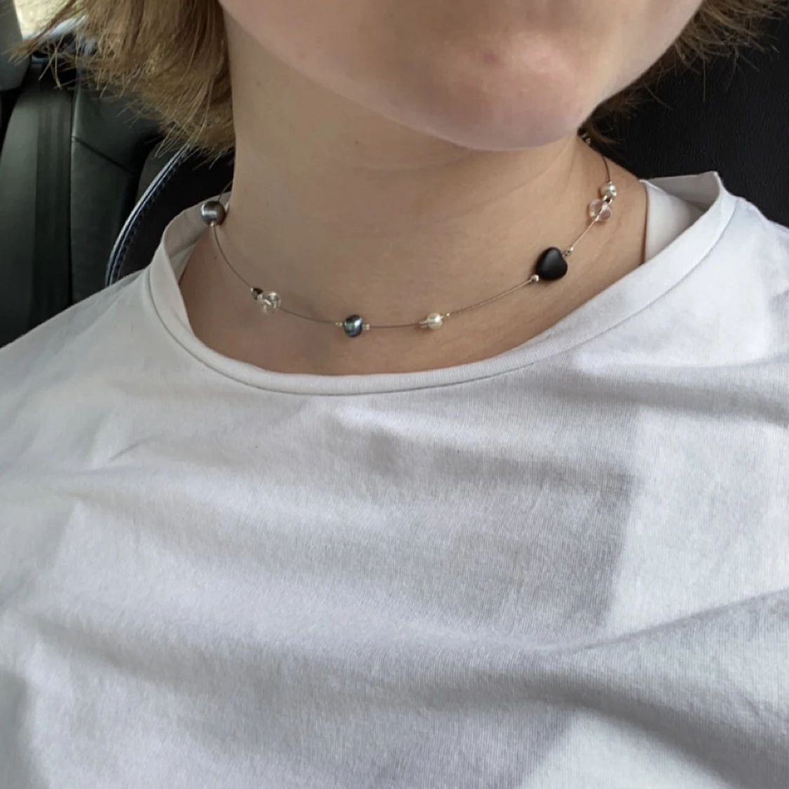 Halsband i svartvitt  - 91