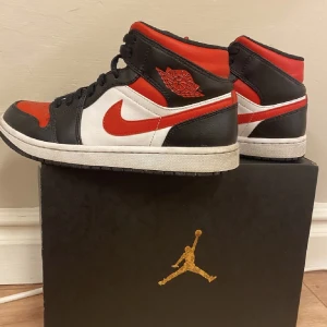 Jordan 1 - Säljer Jordan 1, storlek 38. Kp för fler bilder