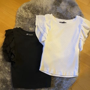 Zara VolangÄrmade T-Shirts  - Säljer mina fina t-shirts ifrån Zara då de inte kommer till användning. Säljer dessa tillsammans för 229. Enskilda priset är 100kr Båda är i jätte bra skick och helt fläckfria. Priset kan diskuteras. Är flera intresserade blir de budgivning! 💕