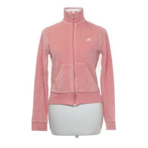 Rosa adidaströja i sammet - Underbar rosa adidaströja i sammet🥲🩷 I toppenskick!