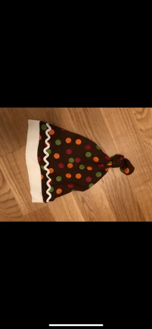 Pepparkaksmössa  - Pepparkaksmössa Strl 62   Aldrig använd!!! 🤩☀️🤗köparen står för frakten