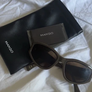 solglasögon  - aldrig änvänd 