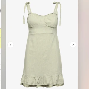 Hollister klänning - Klänning från hollister, helt ny! Originalpris 469kr. Passar mig inte. Pris kan diskuteras!!