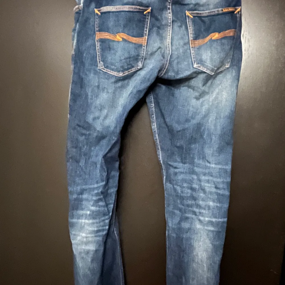 Ett par slim fit nudie jeans i strl 33/34. Skick 9/10. Jeans & Byxor.