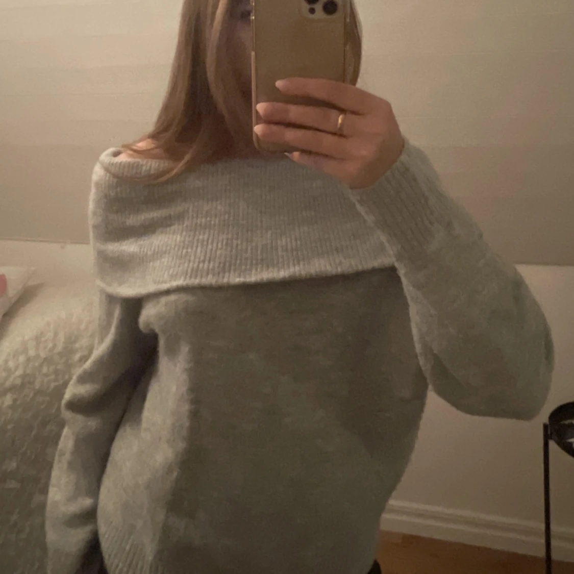 Stickad off shoulder tröja