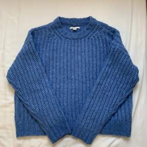 Soft blue knit sweater from American Eagle. Never worn! Size XS but can fit S.