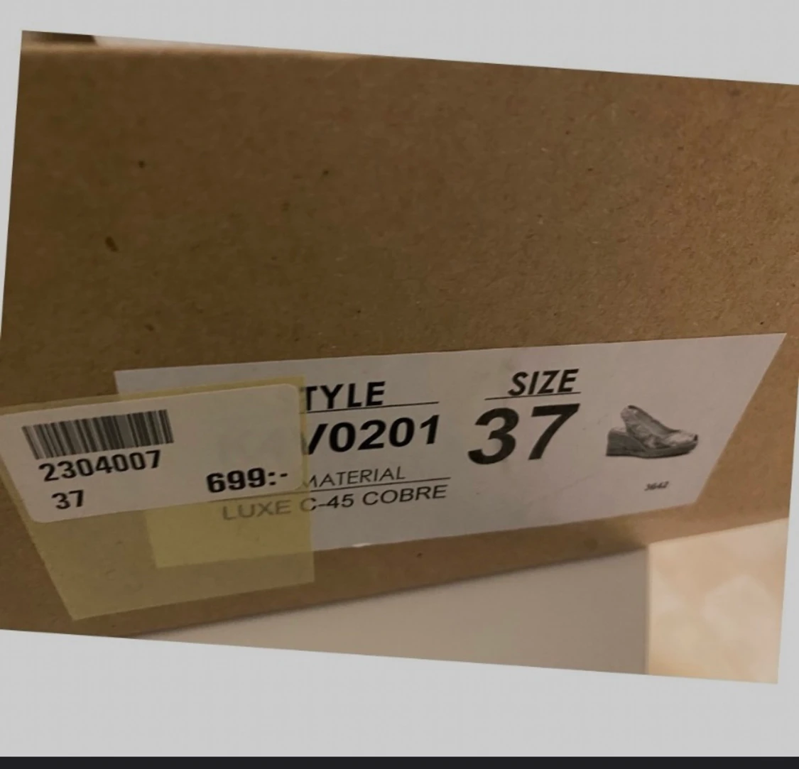 NY sko från kanna strl 37  - 90