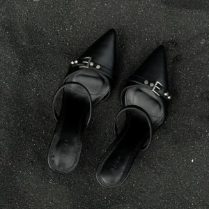 Klackar - Picked by Hanna Schönberg  - Ett par supersnygga klackar i fel storlek från Hanna schönbergs senaste kollektion med NA-KD. Helt slutsålda på hemsidan!! Köpta för 599:- och är kvar i kartong, endast testade🥰