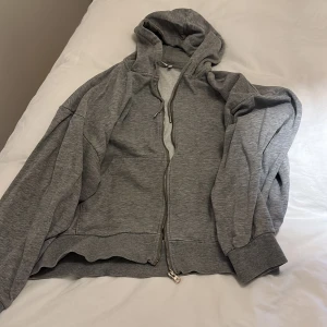 Hoddie💗 - Dragkedjan funkar inte tyvärr men går att fixa💗