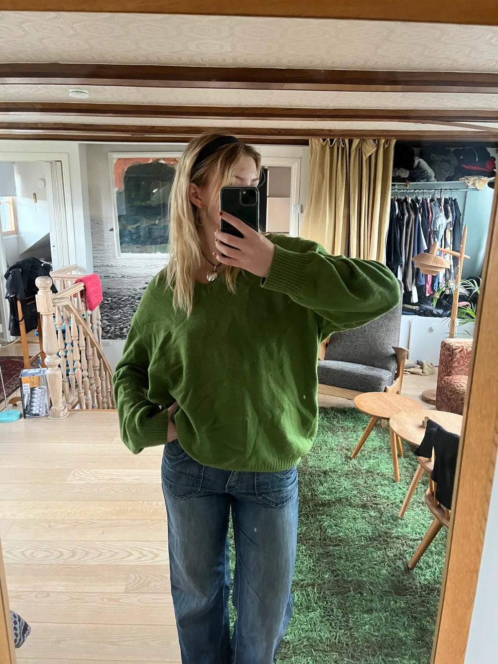 Grön stickad tröja jag hitta second hand💚 Perfekt för höst och vinter tider! Står ingen storlek men jag skulle säga XL/L!. Stickat.