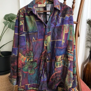 Multi color skjorta  - Skönt typ och piggar upp💚