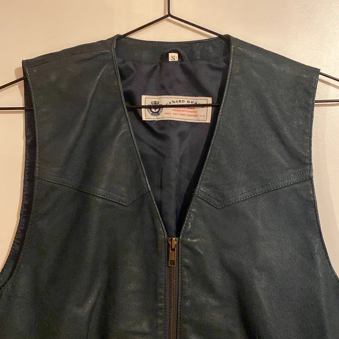 Blå läderväst  - 90