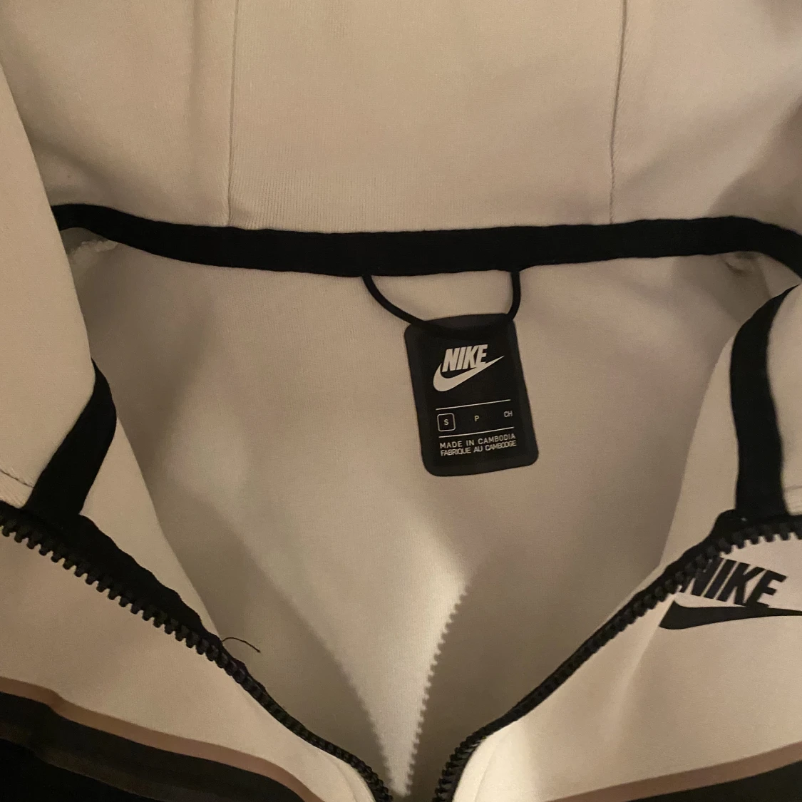 Nike tech vit/svart - 90