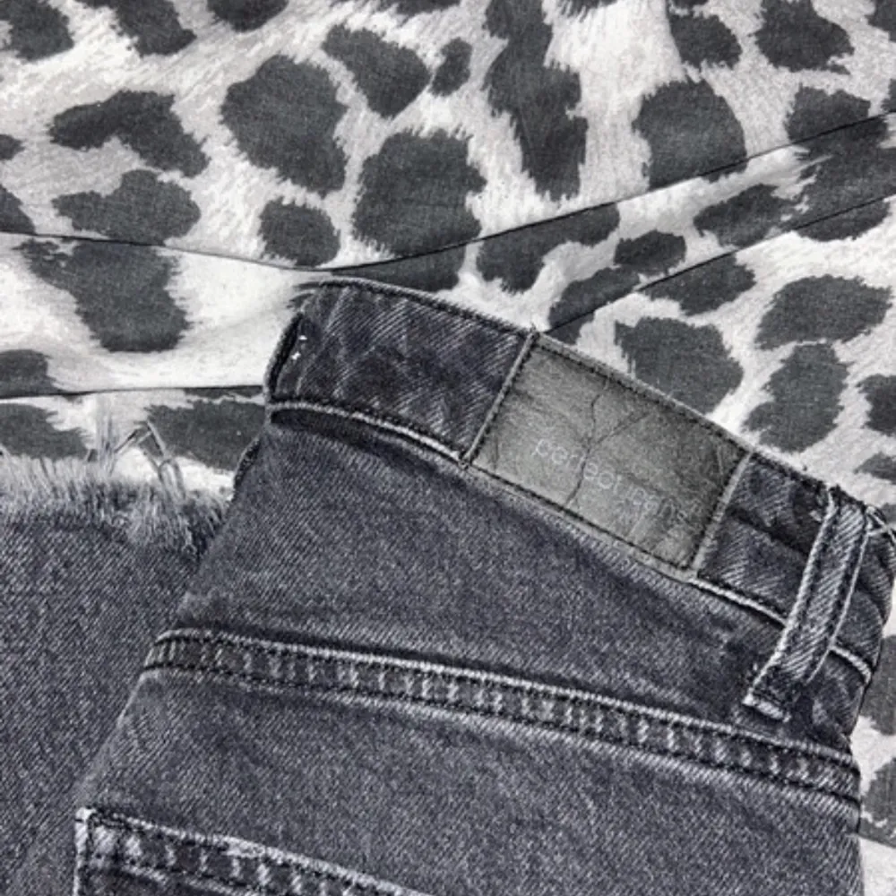 Fina Jeans från Gina Tricot, köpte de härifrån men de var för små så det är lånad bild. . Jeans & Byxor.