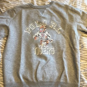 Polo RL  - En sweatshirt i bra skick, storlek 160, 14-16 år. 