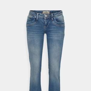 Säljer ett par helt nya slutsålda ltb valerie jeans. Aldrig använda med prislappen kvar fick dom nyss men de va för små