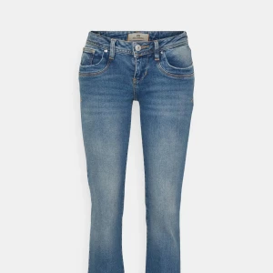 Ltb valerie jeans - Säljer ett par helt nya slutsålda ltb valerie jeans. Aldrig använda med prislappen kvar fick dom nyss men de va för små