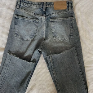 Zara jeans  - Snygga zara jeans som blivit lite för små för mig men bra kvalite ! 