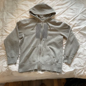 Nike Hoodie - Nike Hoodie i bra skick, Storlek L men skulle säga att den sitter lite mindre, nånstans mellan M-L.