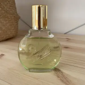 Parfym från Gloria Vanderbilt💝