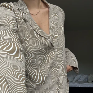 Mönstrad skjorta  - Mönstrad skjorta från gina!