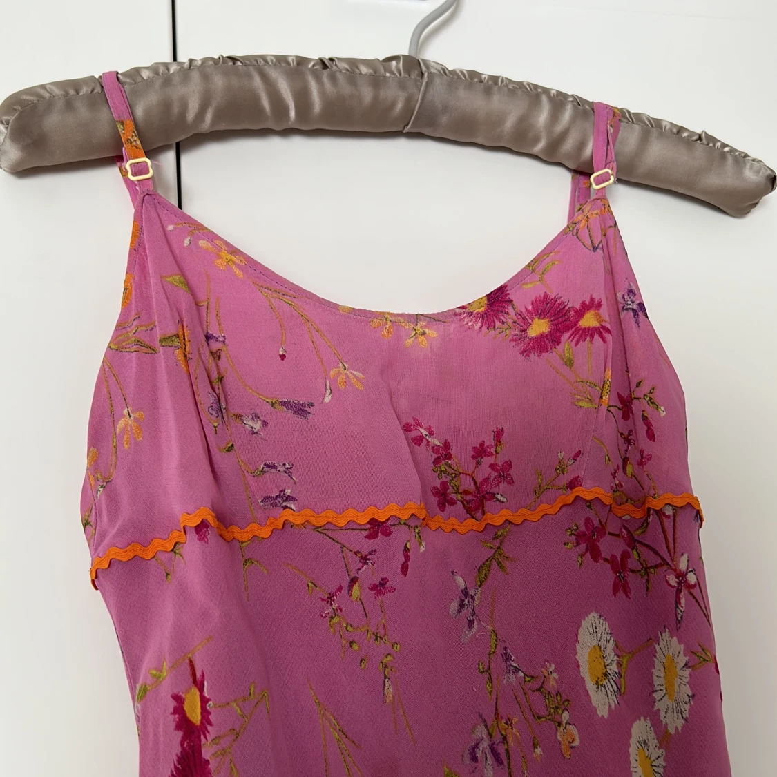 Blommig klänning - 91