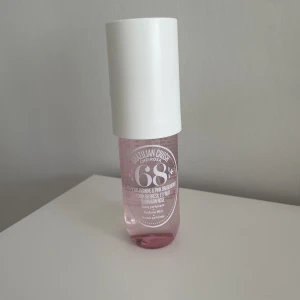Sol de Janeiro 68 - Perfume mist från sol de Janeiro, 90ml. Använd vid några få tillfällen men doften var tyvärr inte för mig.  Köptes för 279kr på lyko