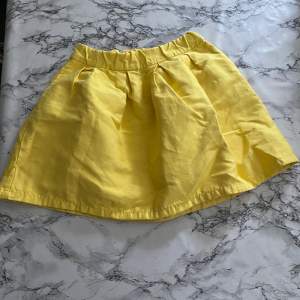En fin kjol för små barn😁