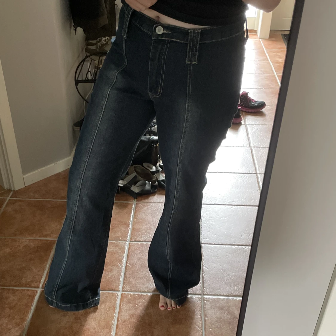 Bootcutjeans med unik färgdetalj - 90