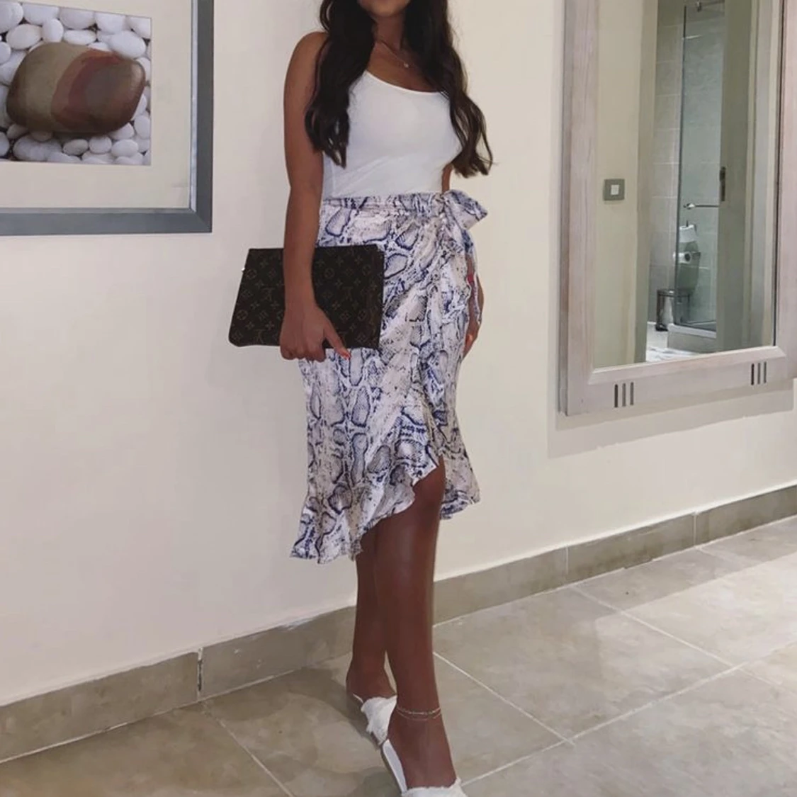 Multifärgad satinkjol i strl 34