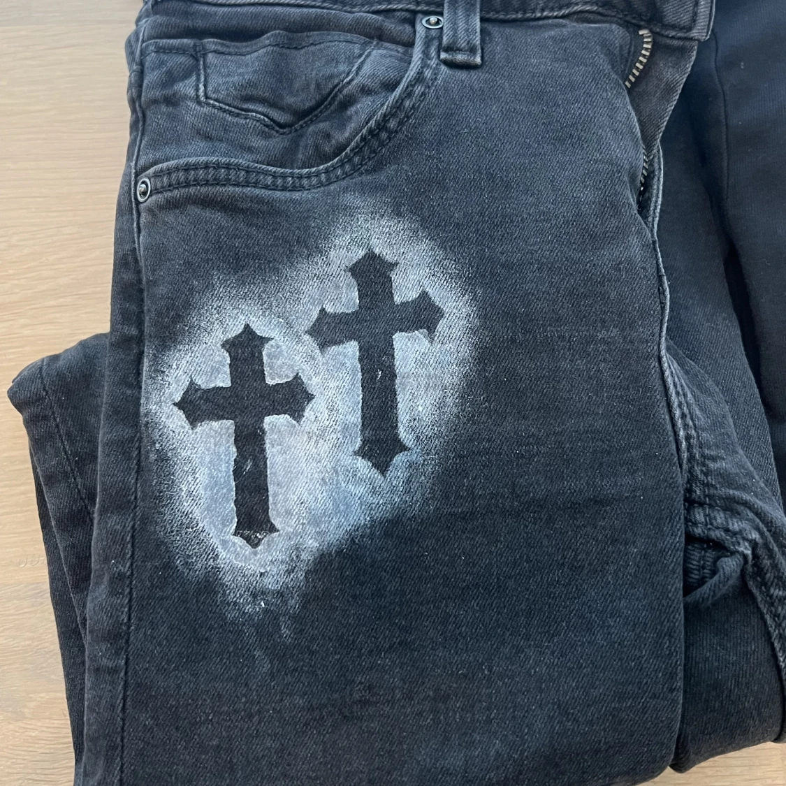 Bootcutjeans med tryck 