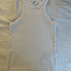 Linne  - Helt ny skick, aldrig använd.  Storlek xs vitt linne