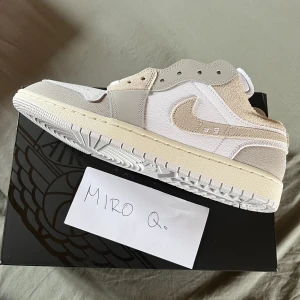 Air Jordan 1 Low SE Craft 'Inside Out - Tech Grey'  - Endast sälj!!!  Helt nya / Äkta skor Original låda och kvitto medföljer. Skriv om du har frågor om priset, flera bilder, etc. Va inte blyg ☺️