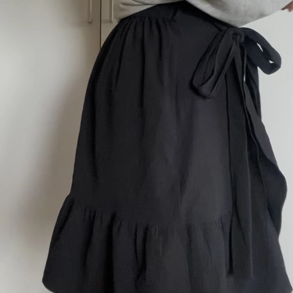 Svart Omlott kjol - 90