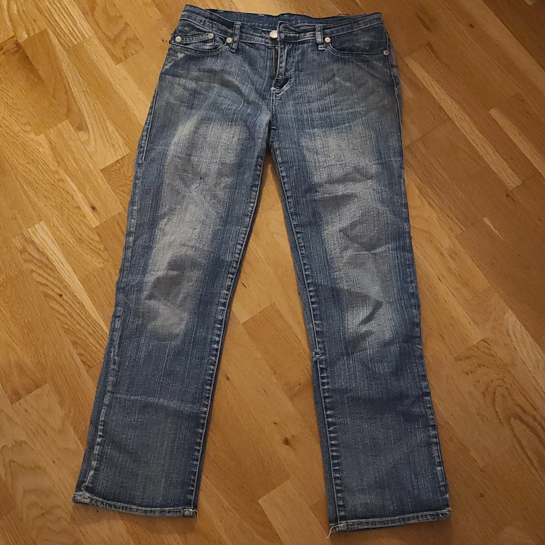 Ett par as snygga victoria beckham jeans det e snygga och värda priset jag önskade att de var i min storlek  - 91