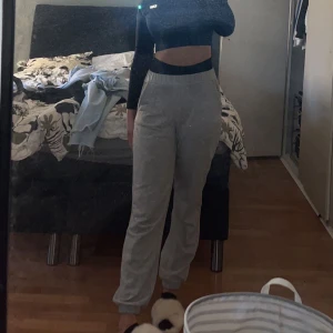 Grå mjukisbyxor  - Grå sköna mjukisbyxor❤️