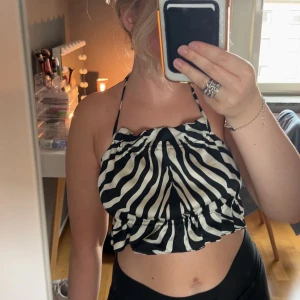 Topp  - Öppen i ryggen💕