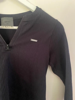 Oanvänd aimin tröja  - Strl xs 