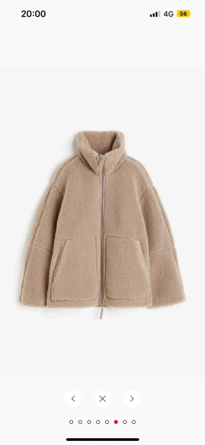 Teddy jacka - Säljer min helt slutsålda teddy jacka från HM. Nästan nyskick, har endast använt en gång❣️❣️