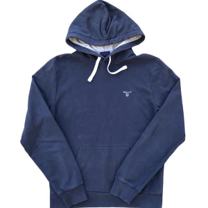 Gant Hoodie - Mörkblå Gant huvtröja i fint skick, storlek S. Ställ gärna frågor!😊