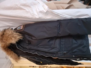 Parajumper denali S  - Super fin parajumper fick av mitt ex i present 2015 men har inte strl S längre och lär aldrig ha der igen heller så säljer den nu. 