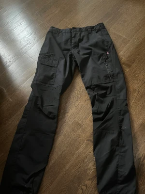 Friluftsbyxor  - Anvönda 1 gång! Storlek M  200 kr
