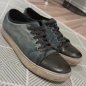 Lanvin - Ett par ljusblå lanvin, rare färg skick 6/10 missfärgade men värt för priset!!