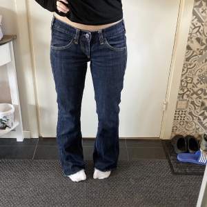 Jätte snygga lågmidjade miss sixty jeans i toppen skick! Säljer då dom inte kommer till användning, hör av er vid frågor eller vid köp❤️