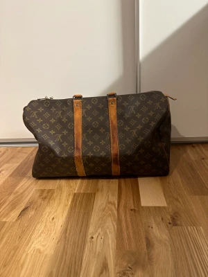 Louis vuitton keepall 45 - Säljer en keepall 45. Vintage - använda skick 