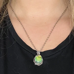 Fairy grunge necklace - Snyggt lite regnbågigt halsband, mellan långt och passar till allt💕
